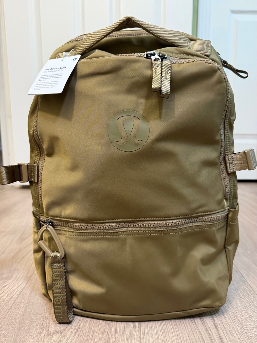 Lululemon New Crew Backpack 22L Brand New, Unisex, Water-repellent